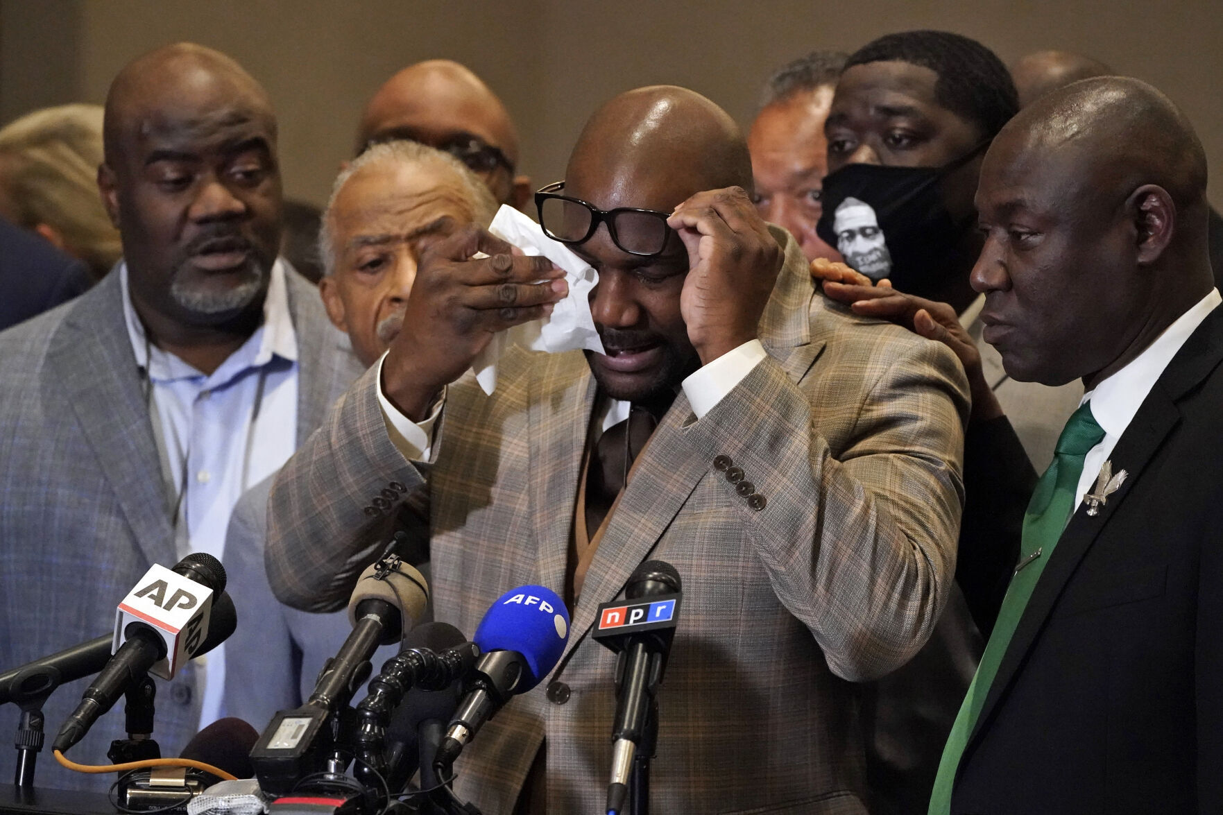 George Floyd Officer Trial Reaction Photo Gallery